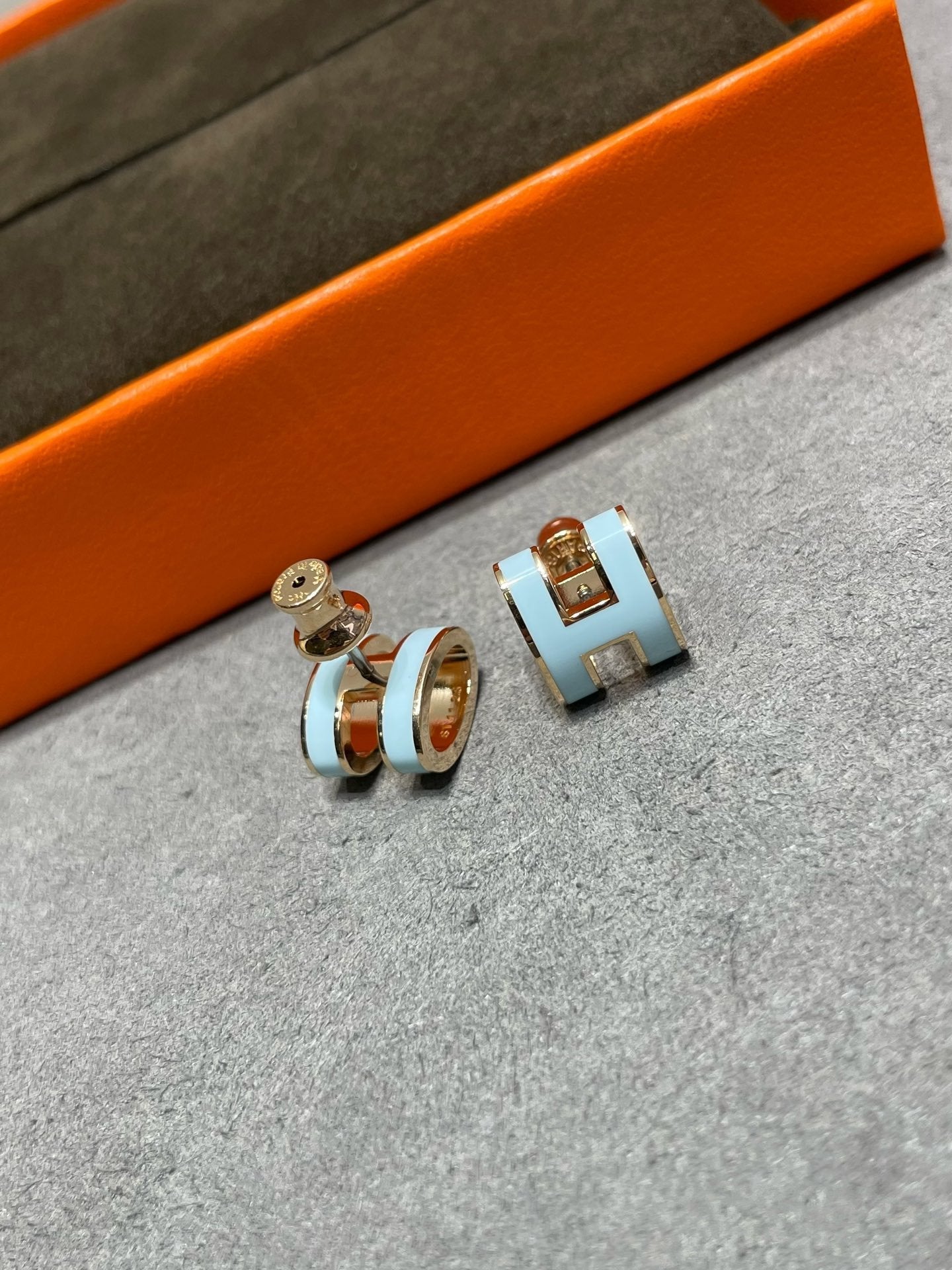 [CiCi]POP H SKY BLUE STUD EARRINGS