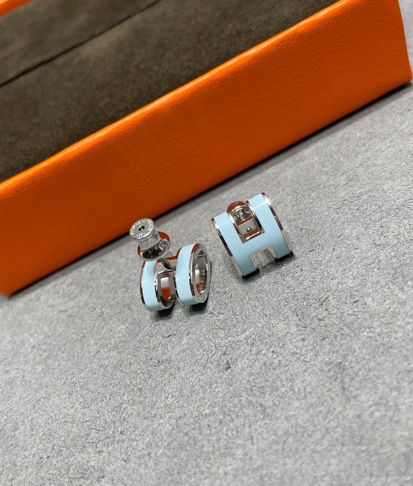 [CiCi]POP H SKY BLUE STUD EARRINGS