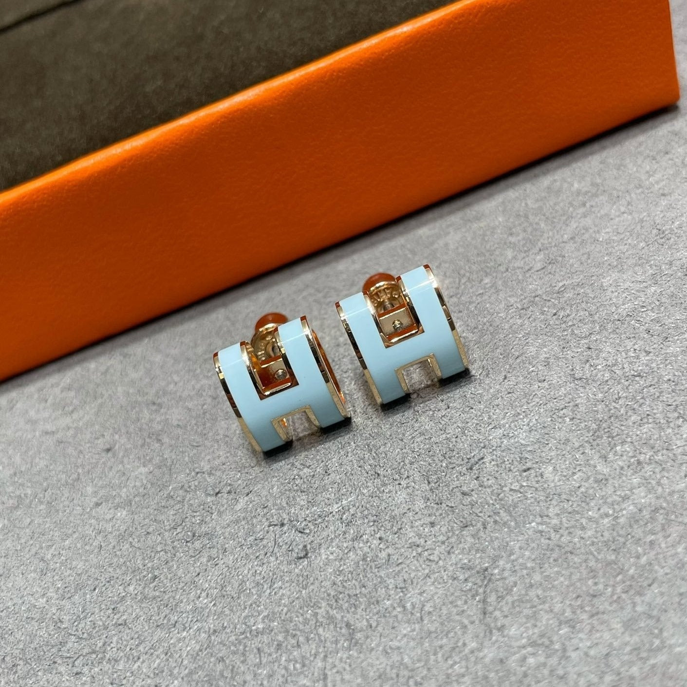[CiCi]POP H SKY BLUE STUD EARRINGS
