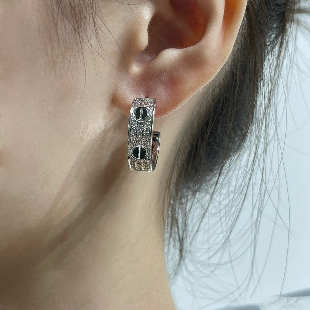[CiCi]LOVE CERAMIC DIAMOND PAVED SILVER EARRINGS