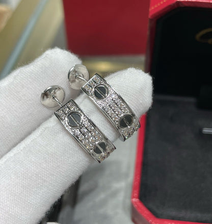 [CiCi]LOVE CERAMIC DIAMOND PAVED SILVER EARRINGS