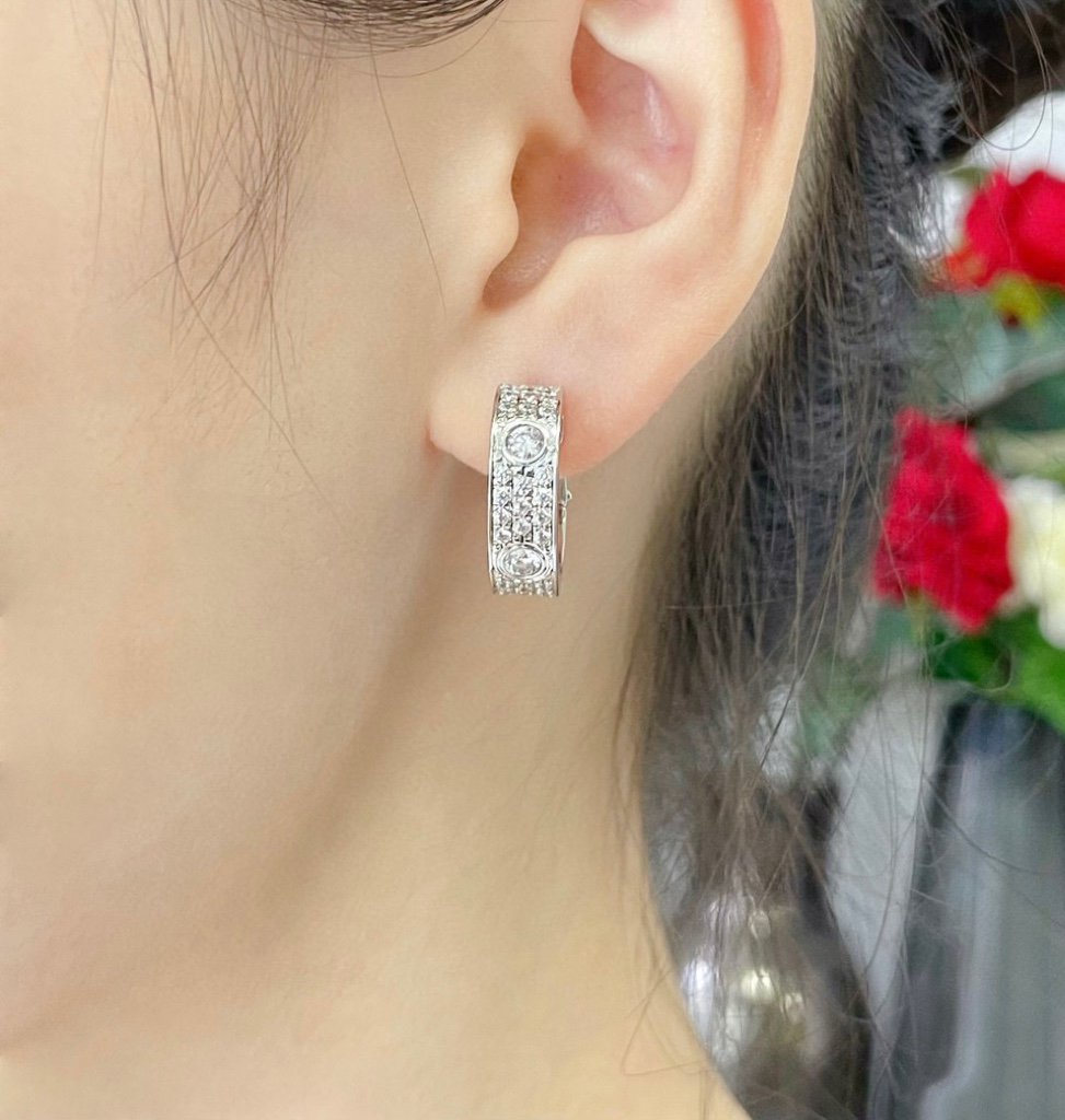 [CiCi]LOVE 5.5MM DIAMOND PAVED EARRINGS