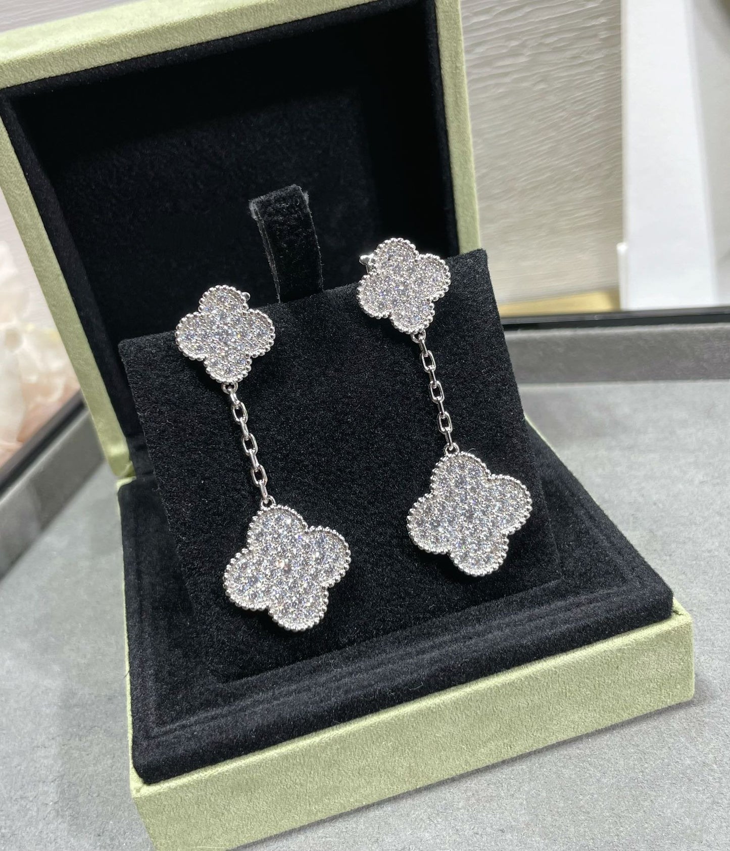 [CiCi]CLOVER 2 MOTIFS DIAMOND PAVED SILVER EARRINGS