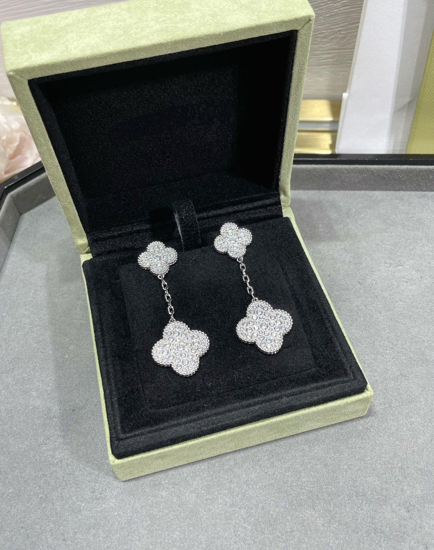[CiCi]CLOVER 2 MOTIFS DIAMOND PAVED SILVER EARRINGS