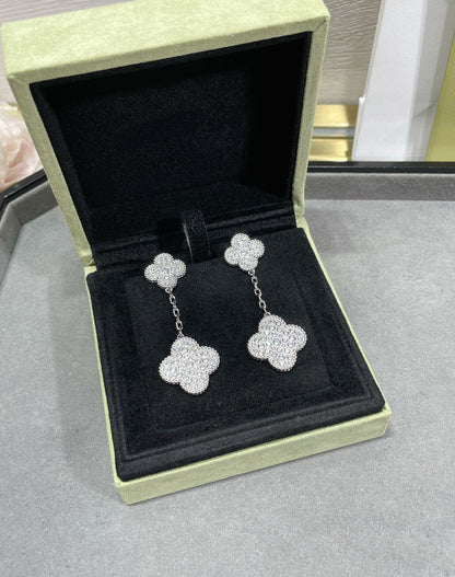 [CiCi]CLOVER 2 MOTIFS DIAMOND PAVED SILVER EARRINGS