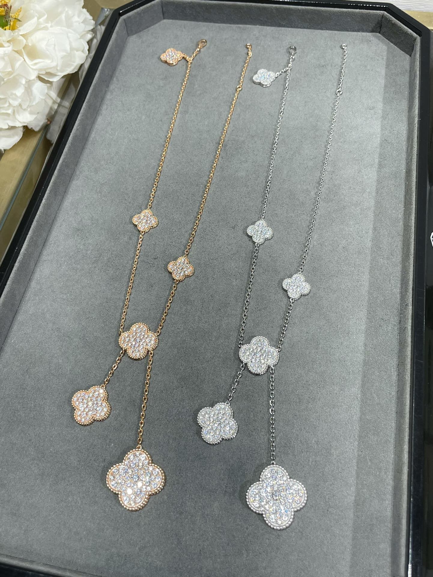 [CiCi]CLOVER 6 MOTIF DIAMOND PAVED NECKLACE