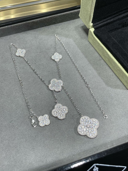 [CiCi]CLOVER 6 MOTIF DIAMOND PAVED NECKLACE