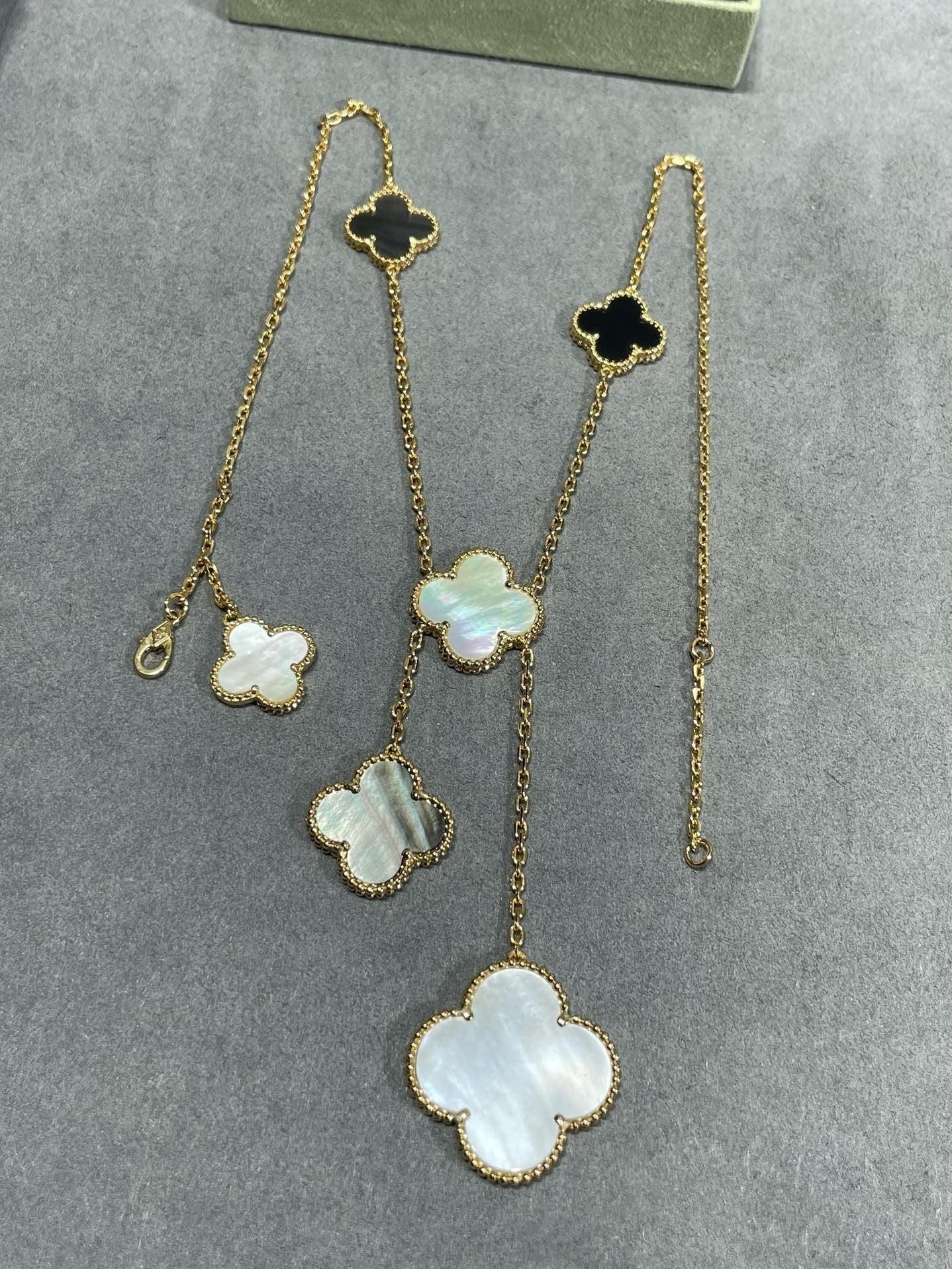 [CiCi]CLOVER 6 MOTIF MOP ONYX GOLD NECKLACE