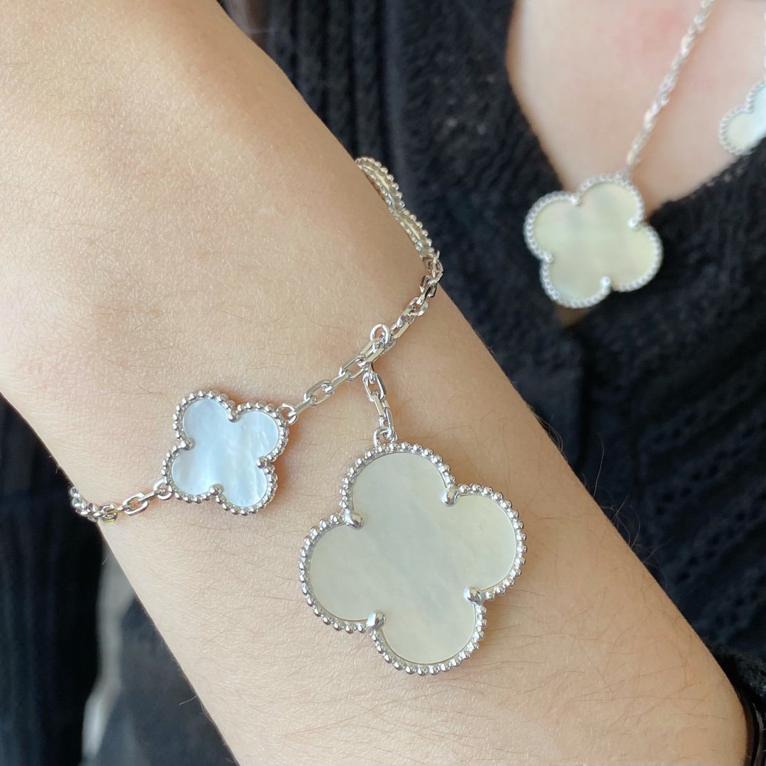 [CiCi]CLOVER 5 MOTIF WHITE MOP SILVER BRACELET