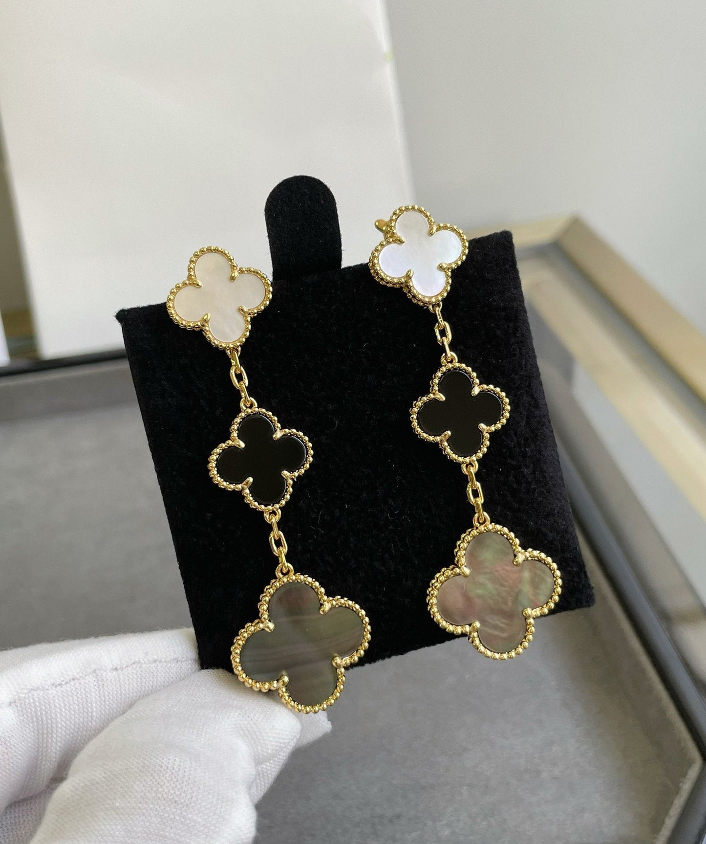 [CiCi]CLOVER 3 MOTIF MOP ONYX DARK MOP PINK GOLD EARRINGS