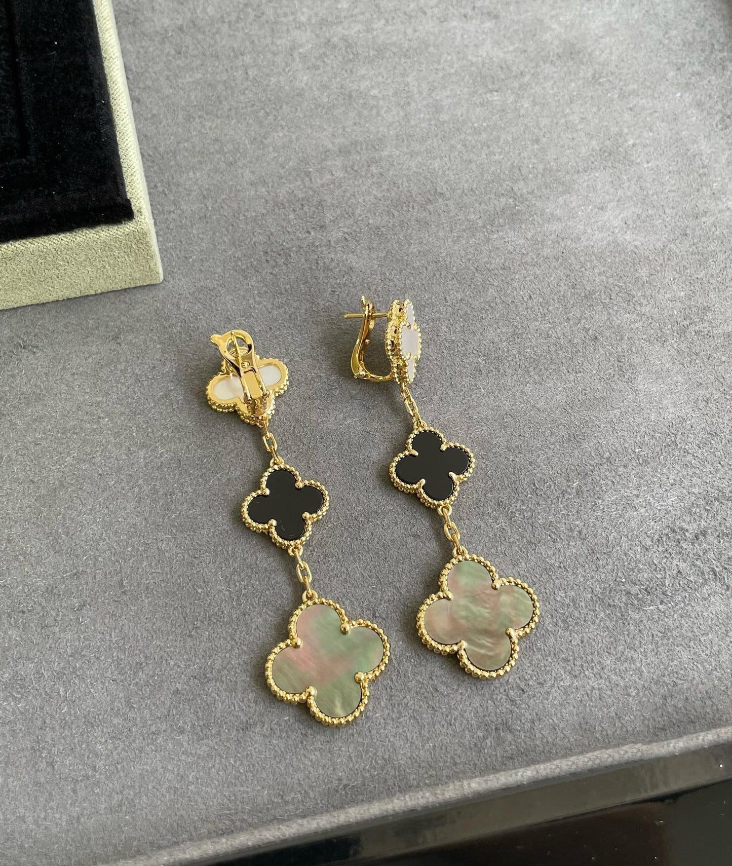 [CiCi]CLOVER 3 MOTIF MOP ONYX DARK MOP PINK GOLD EARRINGS