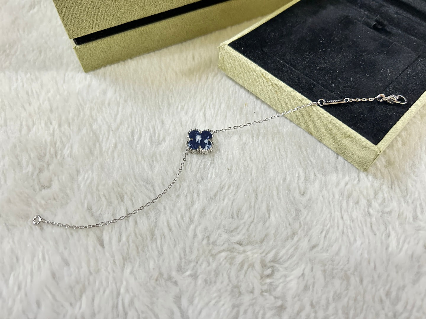 [CiCi]CLOVER 1 MOTIF PIETERSITE BRACELET