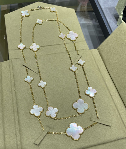 [CiCi]CLOVER 16 MOTIF WHITE MOP GOLD NECKLACE