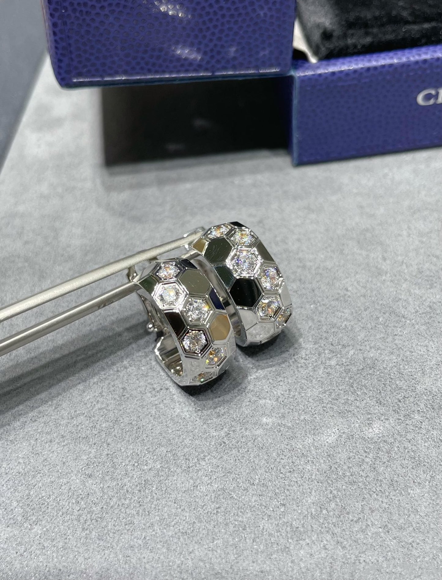 [CiCi]BEE LOVE DIAMOND HOOP EARRINGS