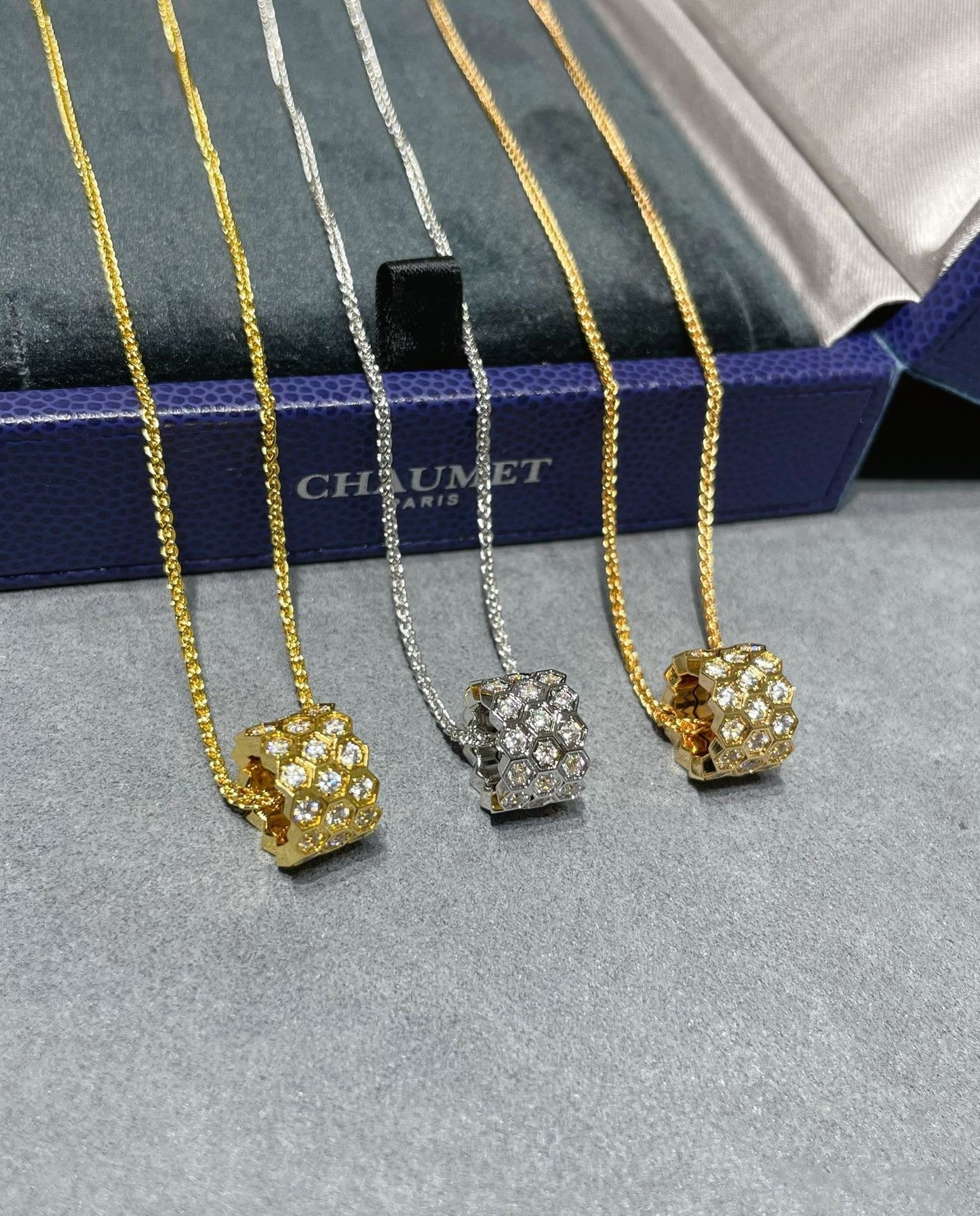 [CiCi]BEE LOVE DIAMOND PAVED 3 ROW NECKLACE