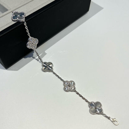[CiCi] CLOVER 5 MOTIF LASER BRACELET COLLECTION