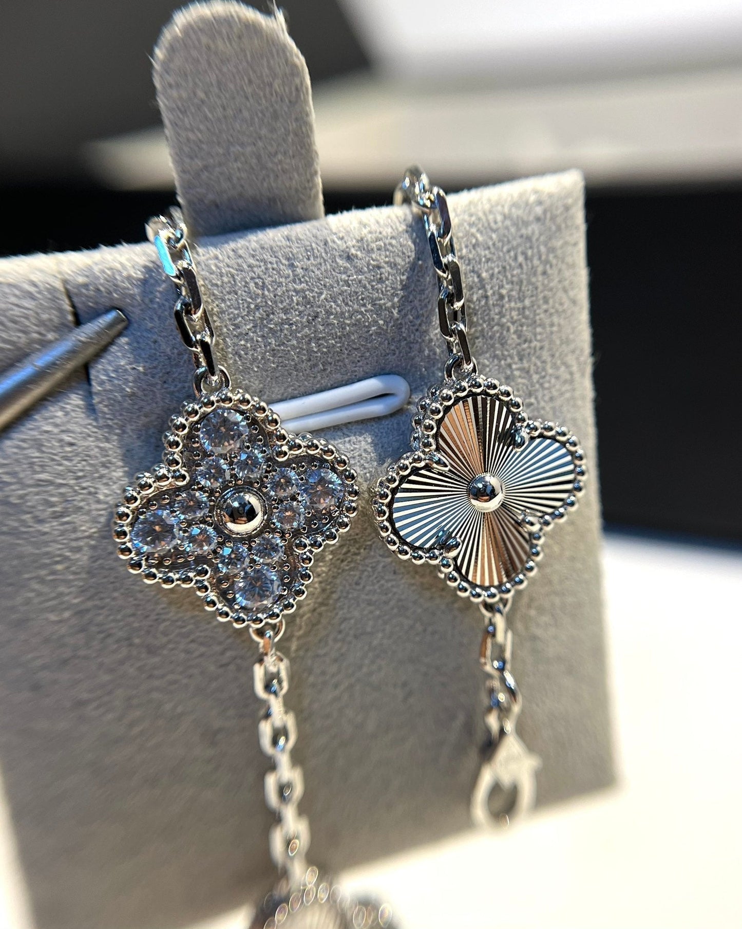 [CiCi] CLOVER 5 MOTIF LASER BRACELET COLLECTION