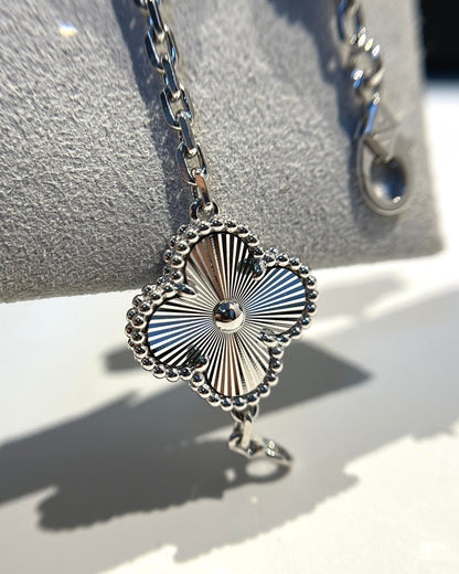 [CiCi] CLOVER 5 MOTIF LASER BRACELET COLLECTION