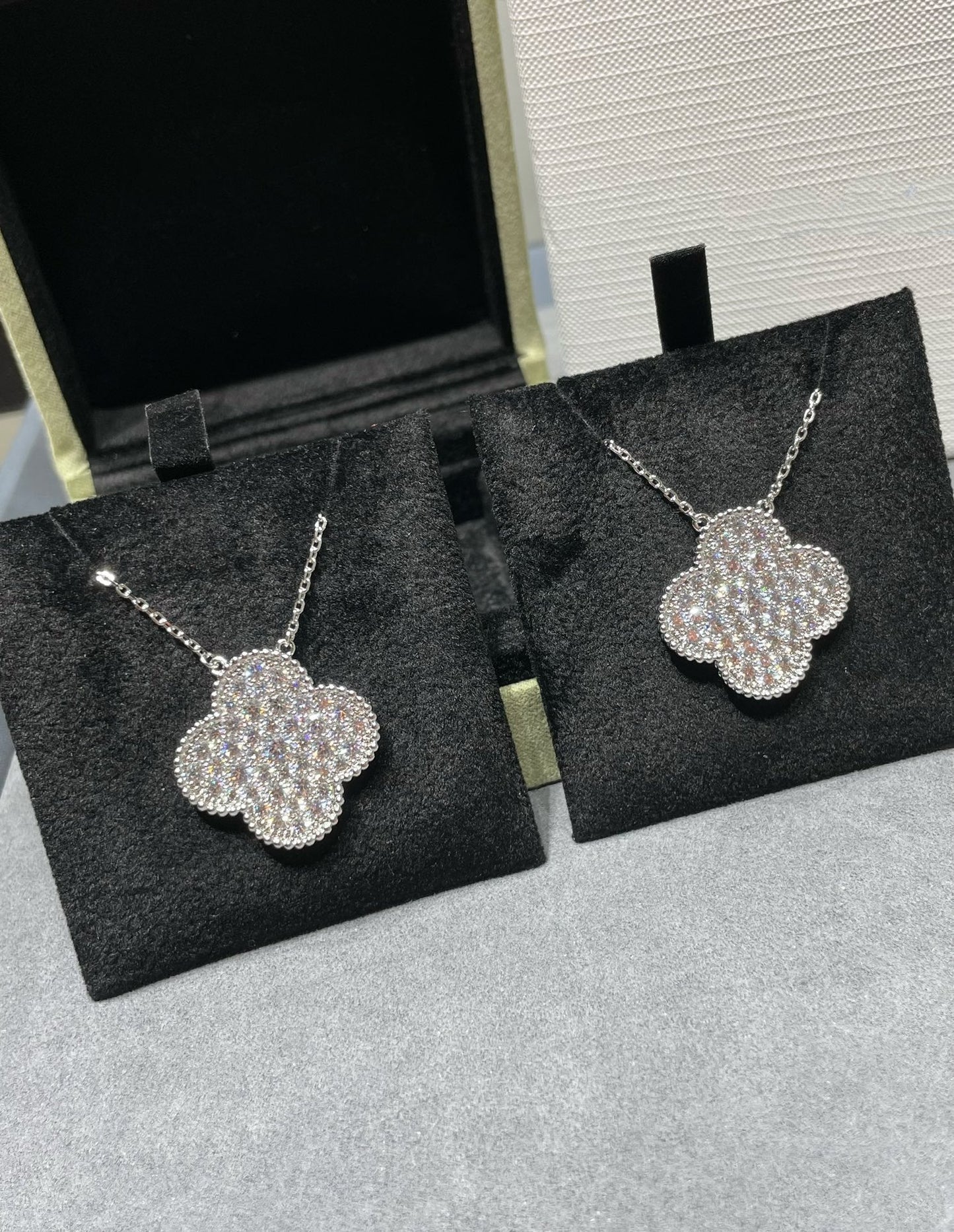 [CiCi]CLOVER 25MM LARGE PENDANT DIAMOND PAVED SILVER NECKLACE
