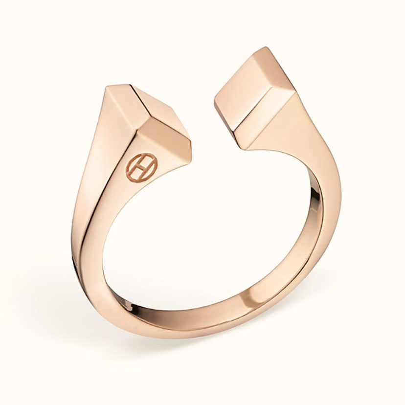 [CiCi]THE CONE RIVET RING IS OPEN AND ONE SIZE FITS ALL