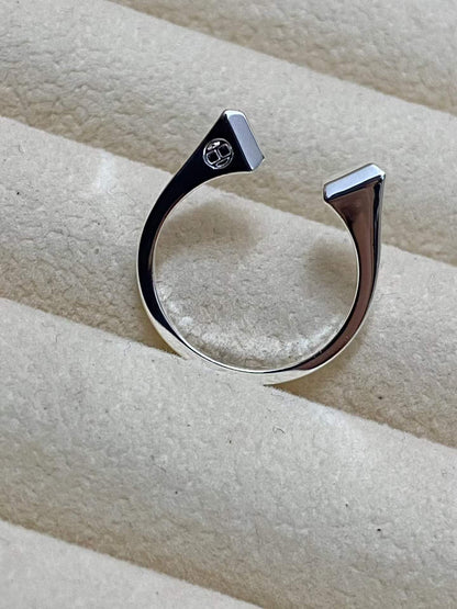 [CiCi]THE CONE RIVET RING IS OPEN AND ONE SIZE FITS ALL