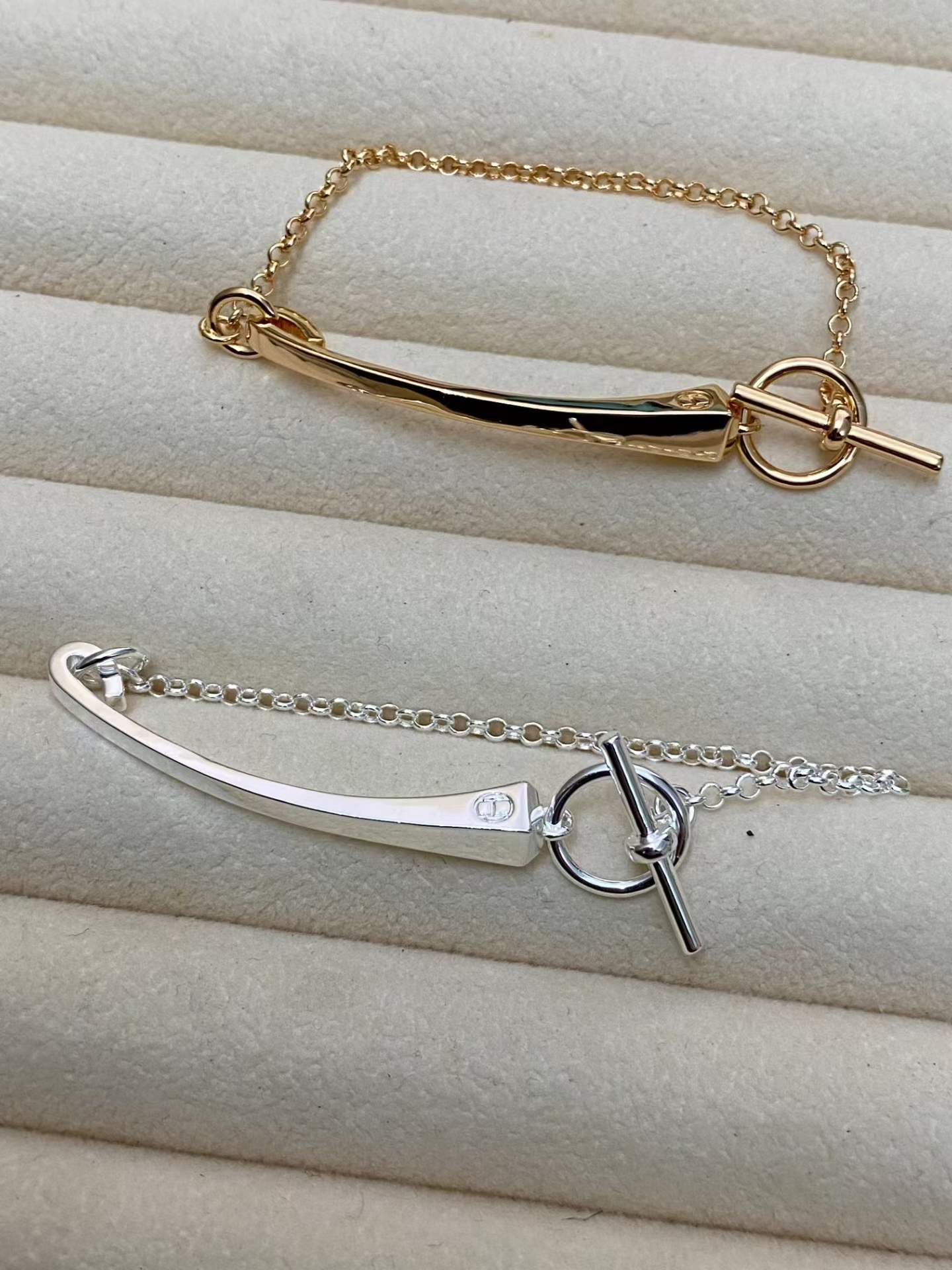[CiCi]CLOU DE FORGE BRACELET WITH SQUARE CONE STUDS