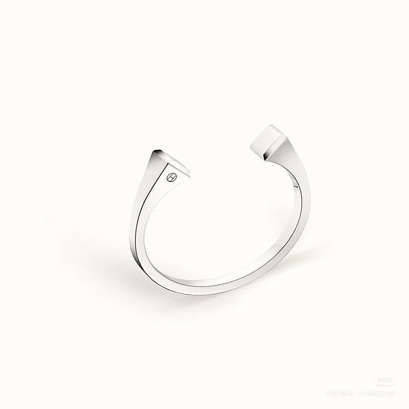 [CiCi]CLOU DE FORGE SQUARE CONE STUDS OPEN CUFF ONE SIZE