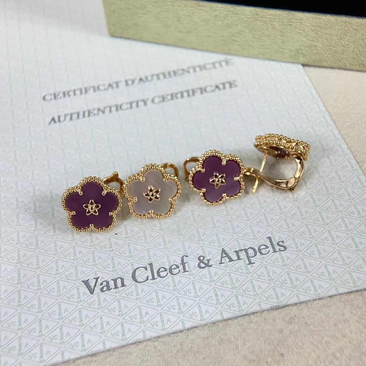 [CiCi]NEW PURPLE PLUM FRAGRANCE PLUM BLOSSOM GOLD EARRINGS
