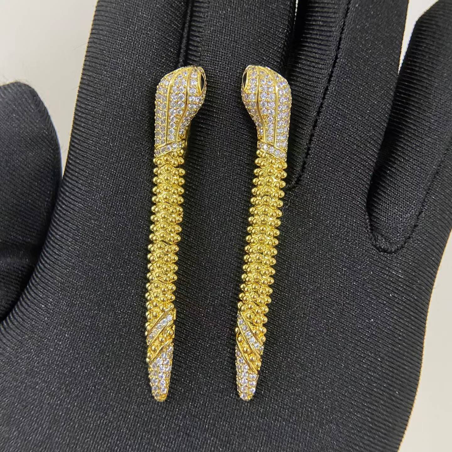 [CiCi]DIAMOND-SET DEW DROP SERPENT SERIES SNAKE CLIP EARRINGS