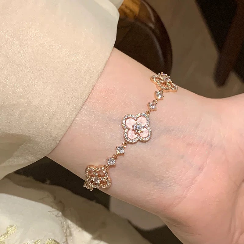 [CiCi]CLOVER 5 MOTIF PINK BLUE RED WHITE BRACELET