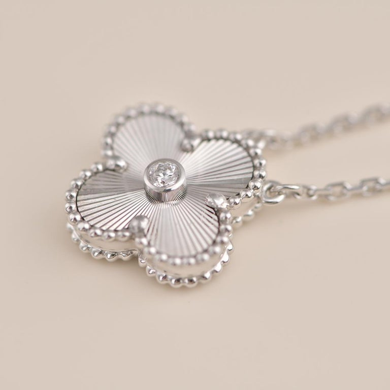 [CiCi]CLOVER  15MM DIAMOND LASER NECKLACE SILVER