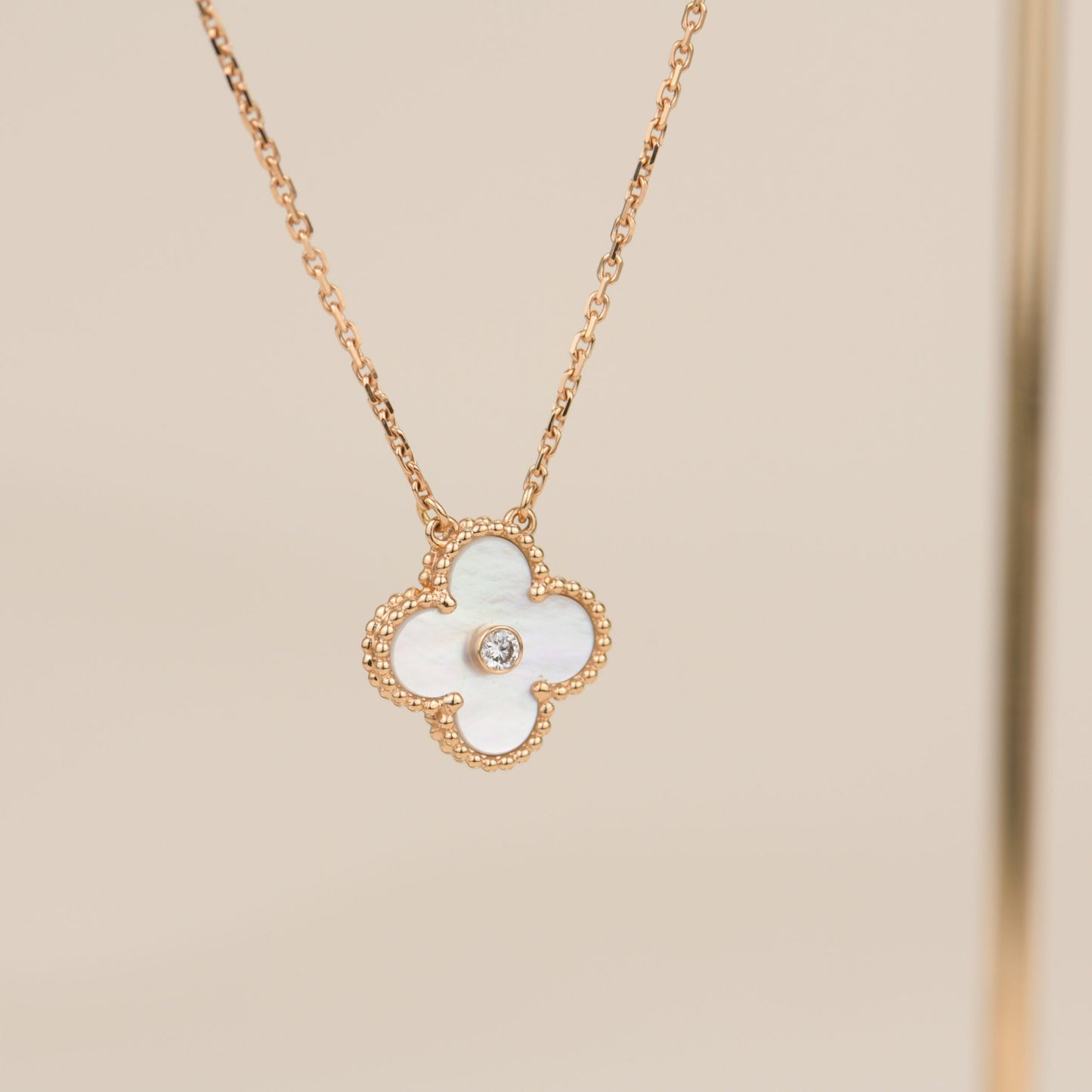 [CiCi]CLOVER 15MM DIAMANT WEISSE FRITILLARIA-HALSKETTE
