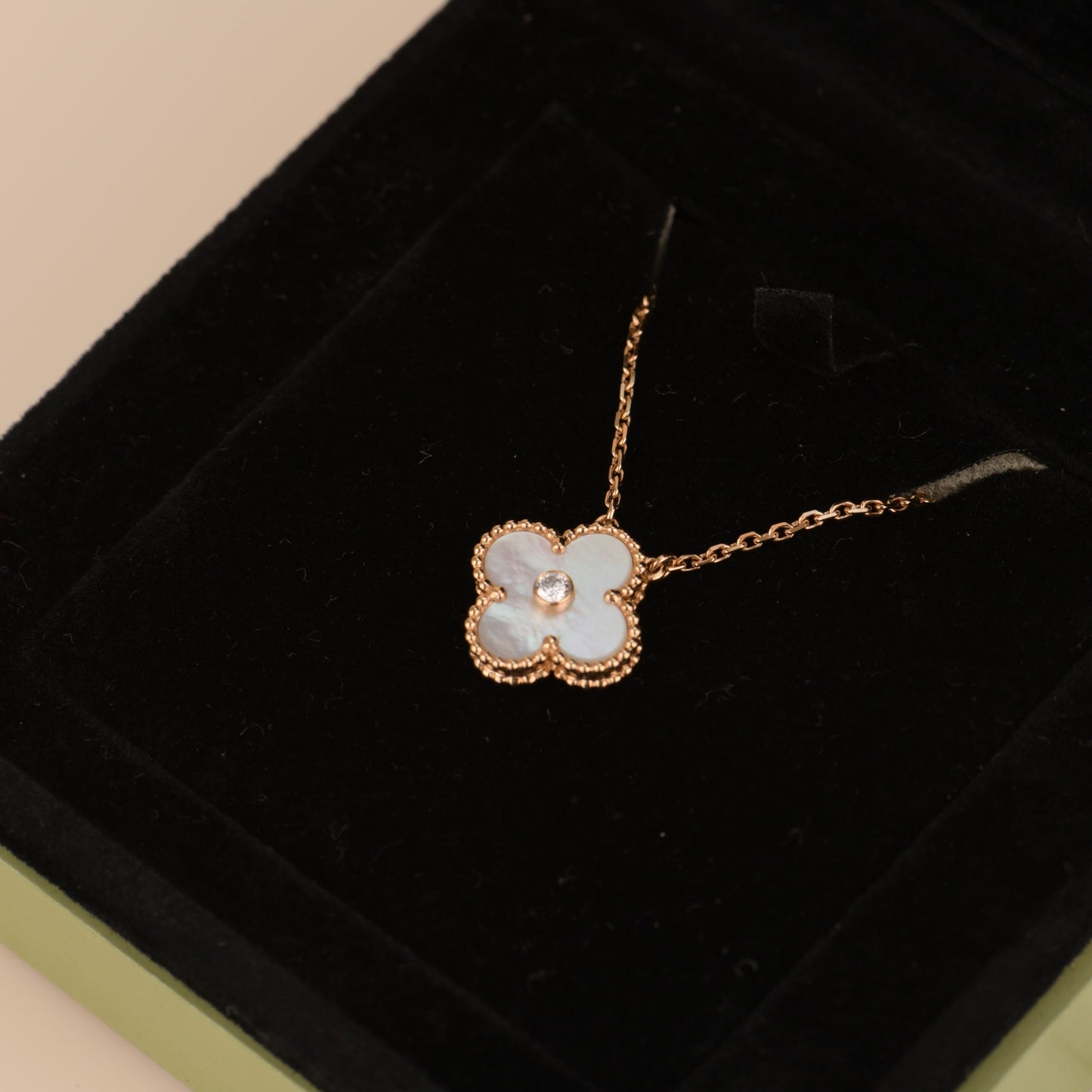 [CiCi]CLOVER 15MM DIAMANT WEISSE FRITILLARIA-HALSKETTE
