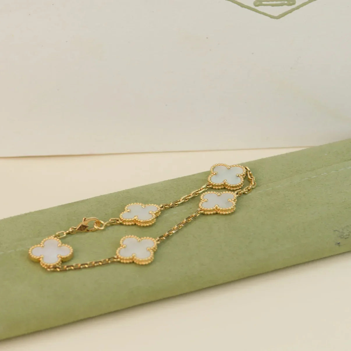 [CiCi]CLOVER WHITE PEARL MOP 5 MOTIV ARMBANDKOLLEKTION