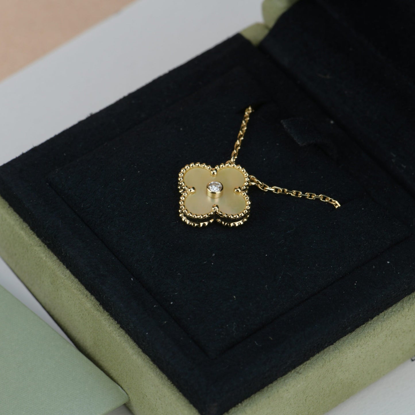 [CiCi]CLOVER 15MM DIAMOND GOLD PERLMUTT-HALSKETTE