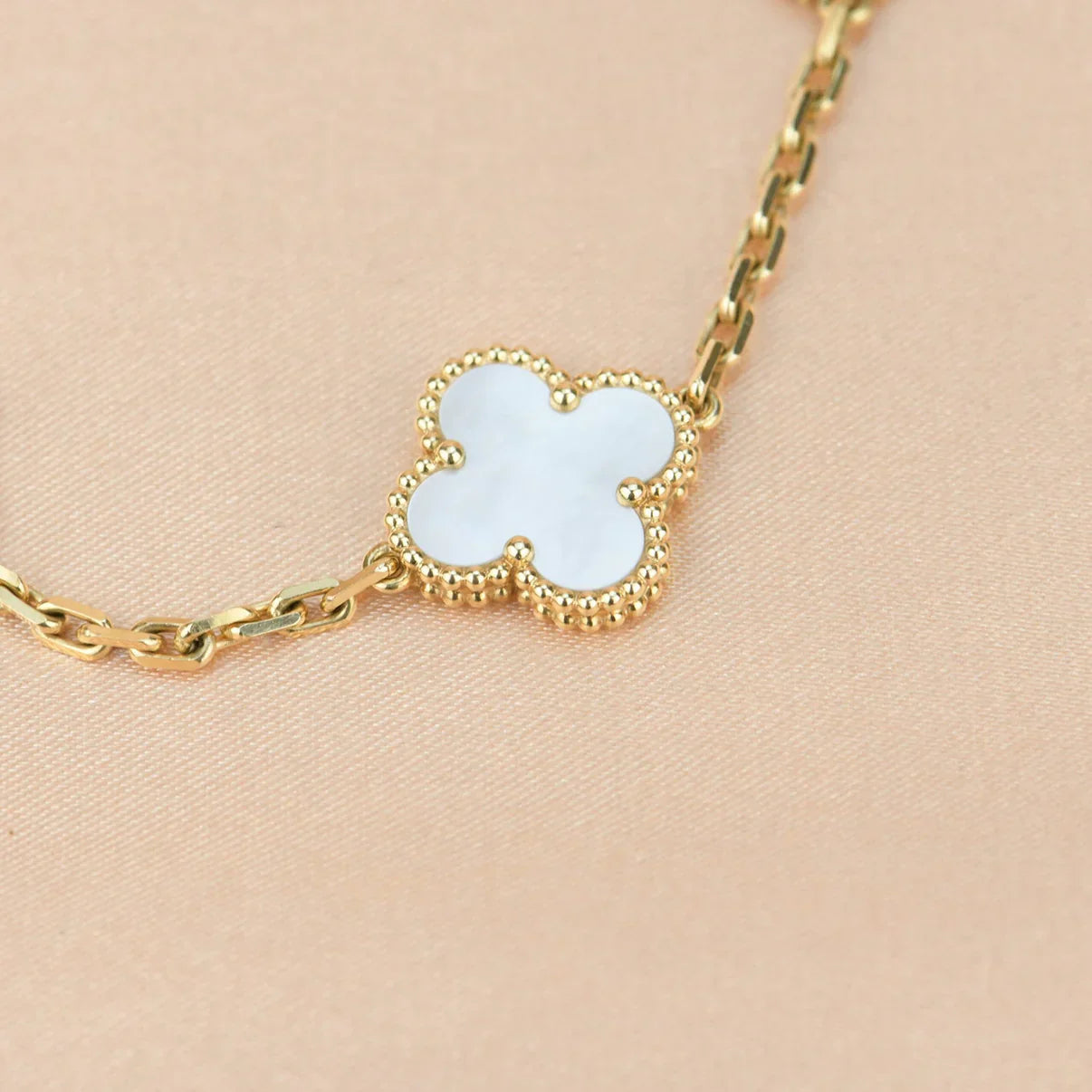 [CiCi]CLOVER WHITE PEARL MOP 5 MOTIV ARMBANDKOLLEKTION