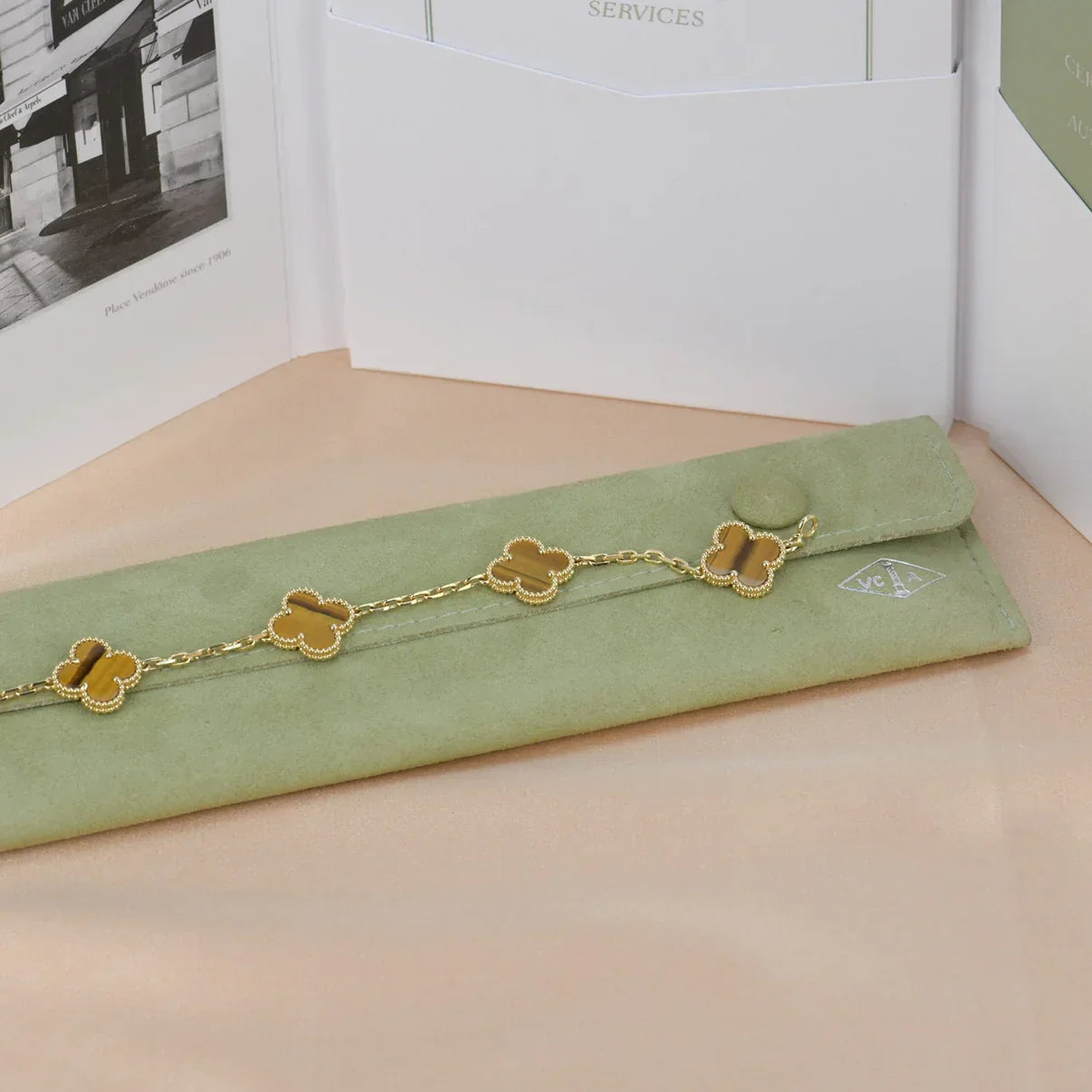 [CiCi] CLOVER 5 MOTIFS TIGER EYE BRACELET COLLECTION