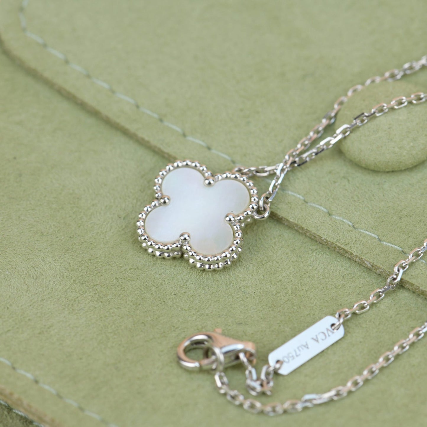 [CiCi]CLOVER  15MM WEISSER PERLMUTT SILBER