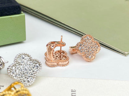 [CiCi]CLOVER DIAMOND STUD EARRINGS
