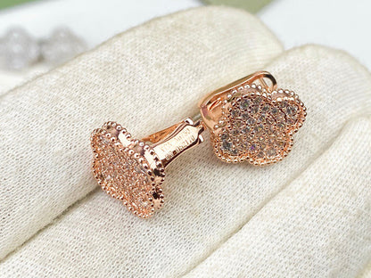 [CiCi]CLOVER DIAMOND STUD EARRINGS