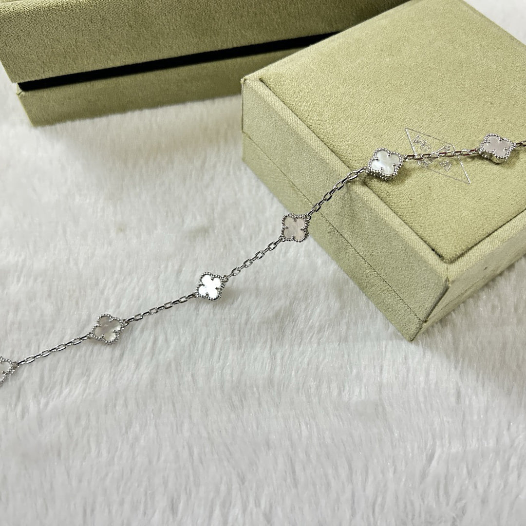 [CiCi]CLOVER 6 MOTIF WHITE MOP BRACELET