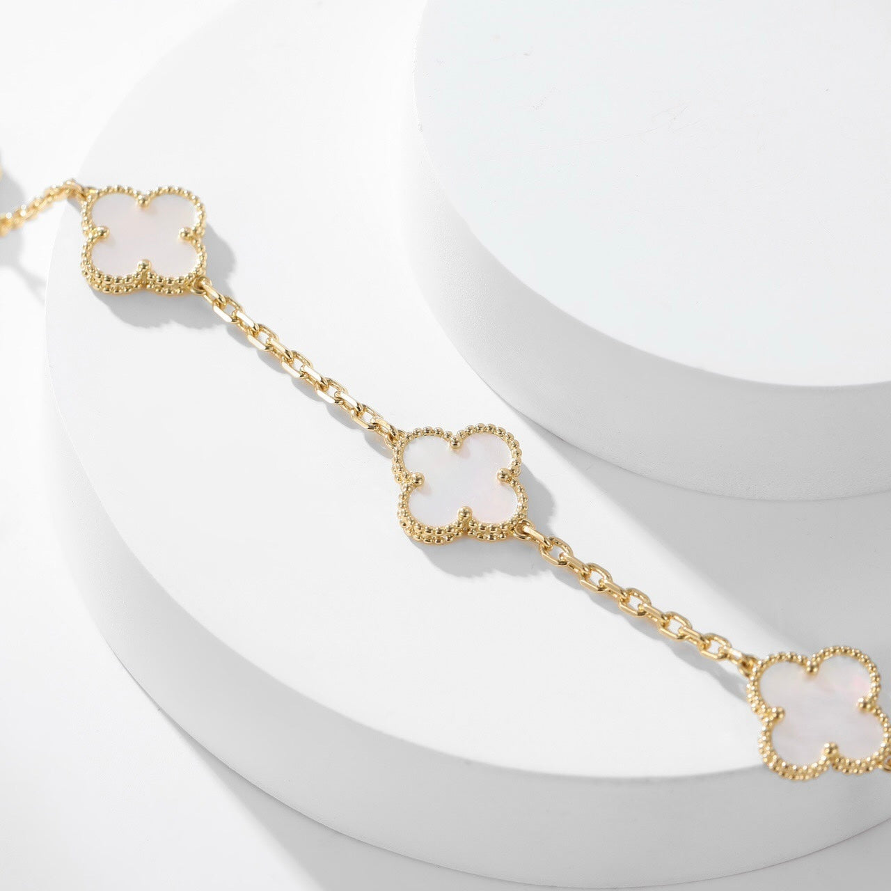 [CiCi]CLOVER 10 MOTIFS WHITE MOTHER OF PEARL NECKLACE