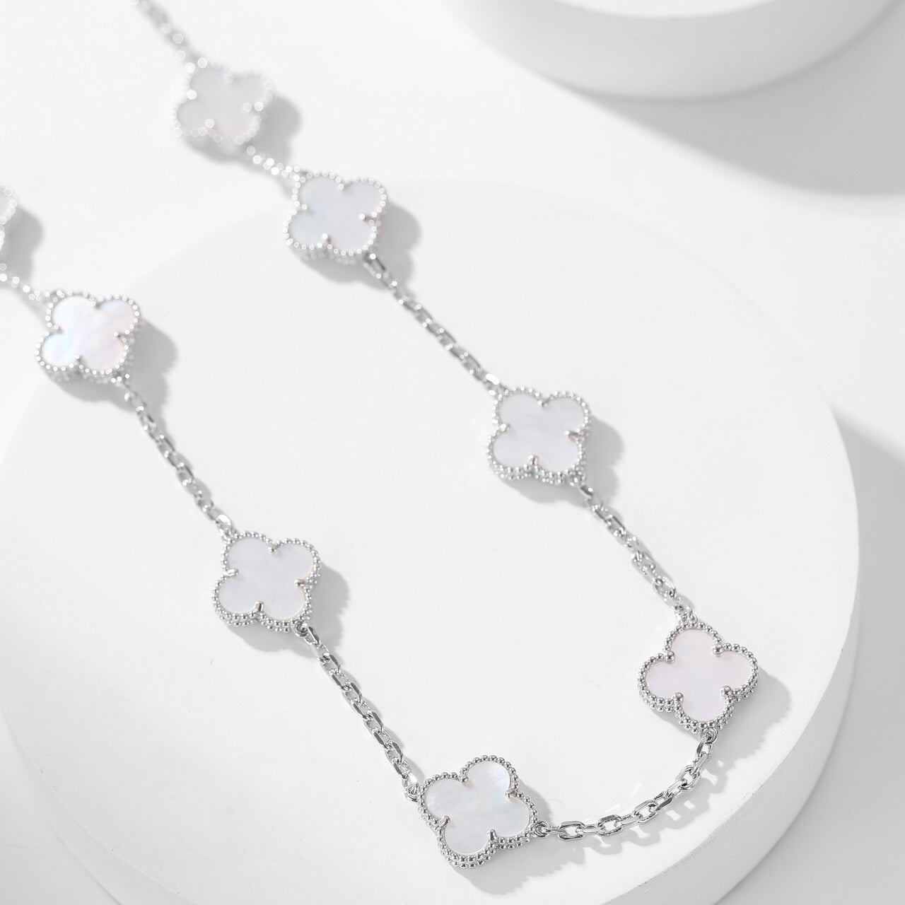 [CiCi]CLOVER 10 MOTIFS WHITE MOTHER OF PEARL NECKLACE