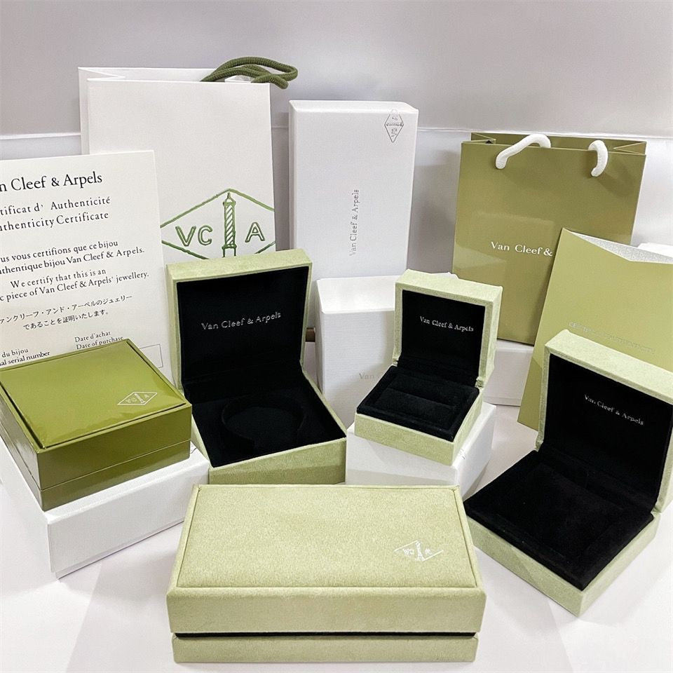 [CiCi]VA CLOVER ARMBAND HALSKETTE RING SCHACHTEL GESCHENKTÜTE