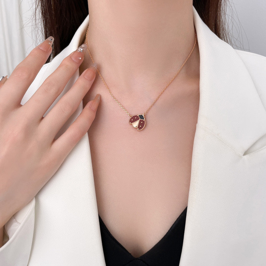 [CiCi]LUCKY  CARNELIANS LADYBUG NECKLACE
