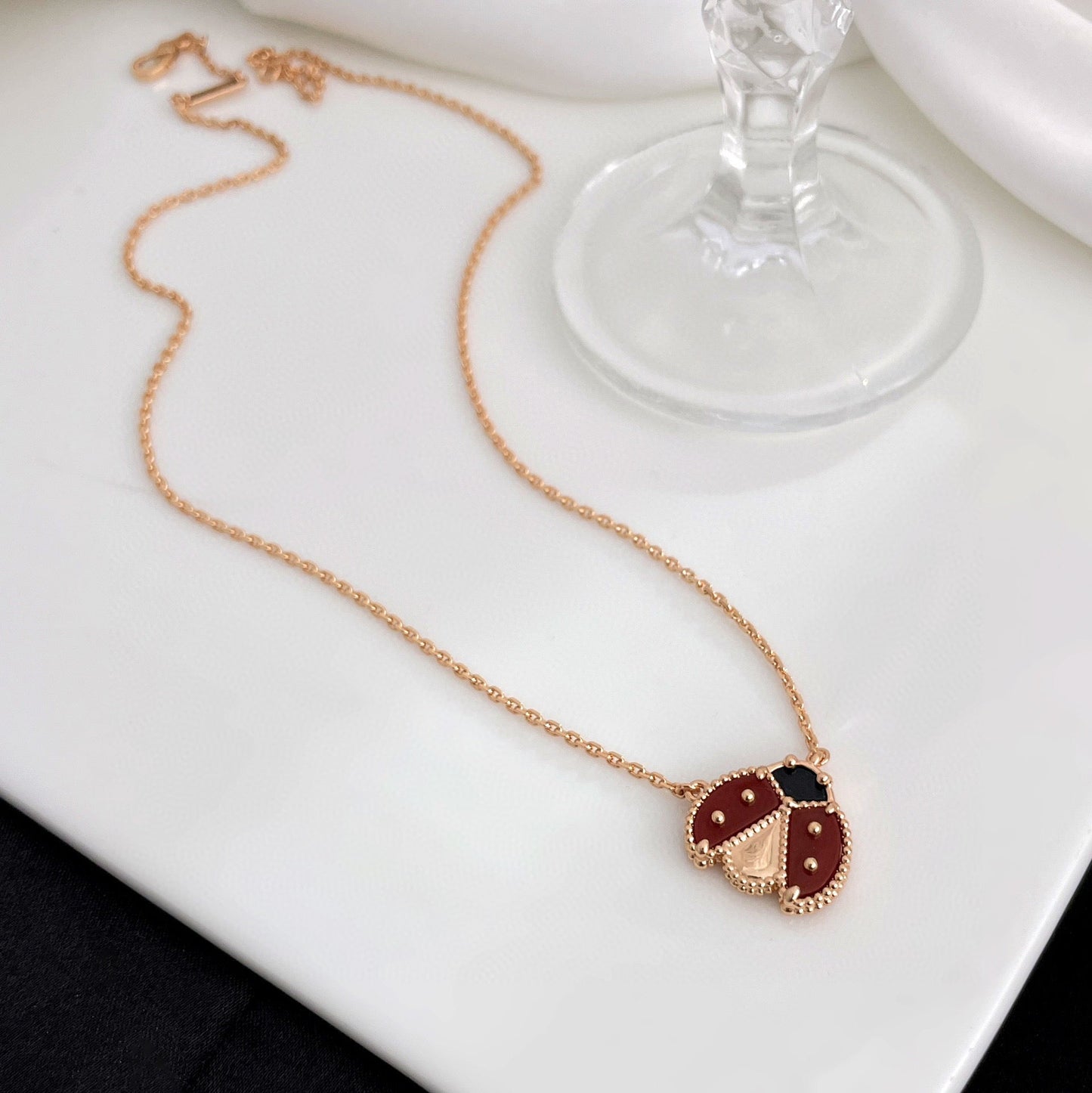 [CiCi]LUCKY  CARNELIANS LADYBUG NECKLACE
