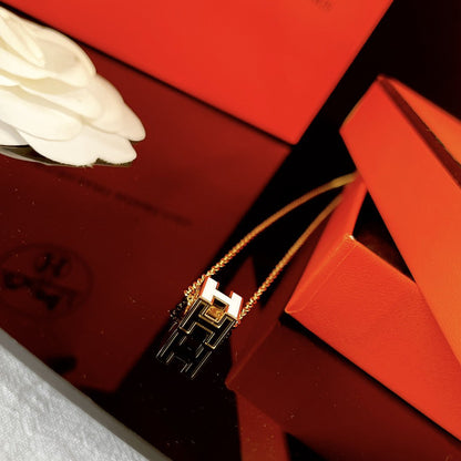 [CiCi]H WHITE SQUARE GOLD NECKLACE