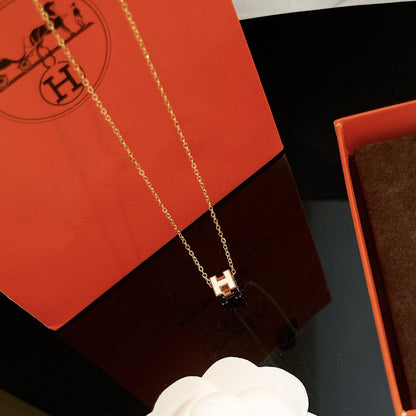 [CiCi]H WHITE SQUARE GOLD NECKLACE