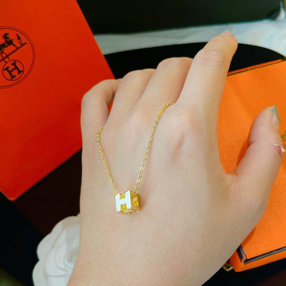 [CiCi]H WHITE SQUARE GOLD NECKLACE