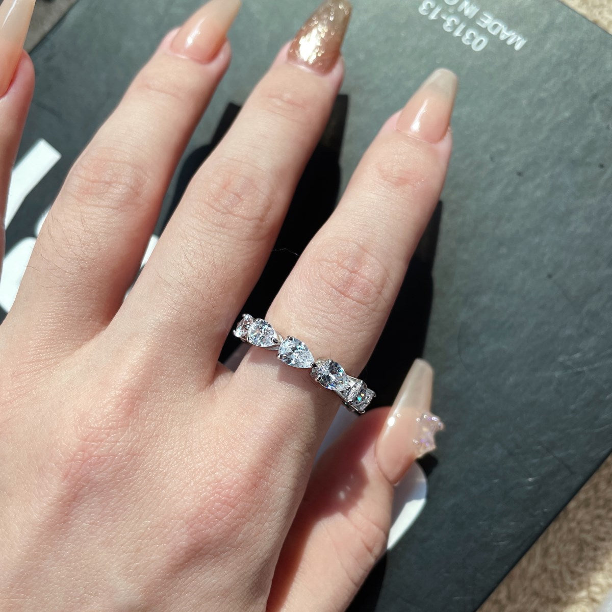 [CiCi]Exquisite Pear Cut Tennis Ring